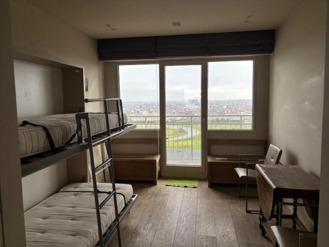 Apartmán Modern Two-bedroom With Breathtaking Views And Two Charming Terraces T39 *